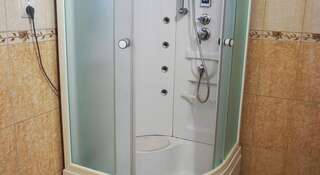 Гостиница Гостевой Дом Якорь Судак Трехместный номер "Комфорт" с душем-6